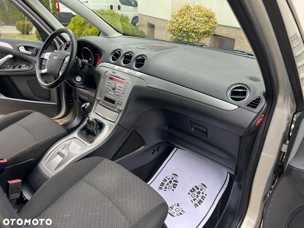 Ford Galaxy 2.0 TDCi DPF Ghia - 10