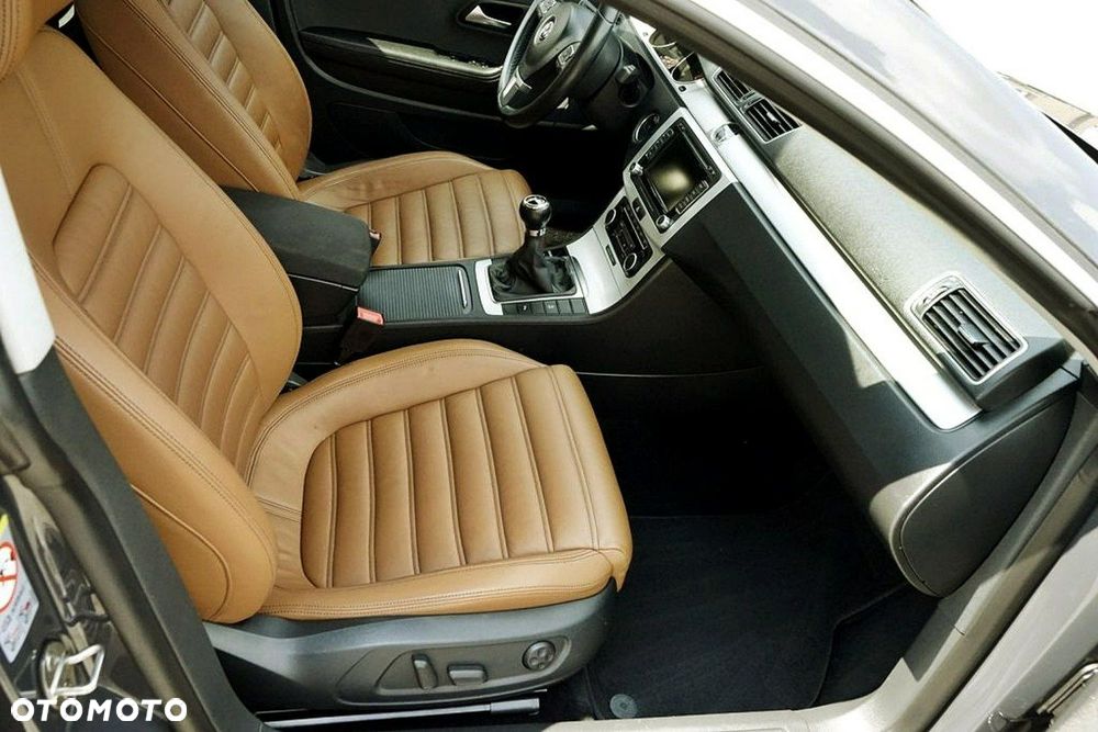 Volkswagen Passat CC - 16