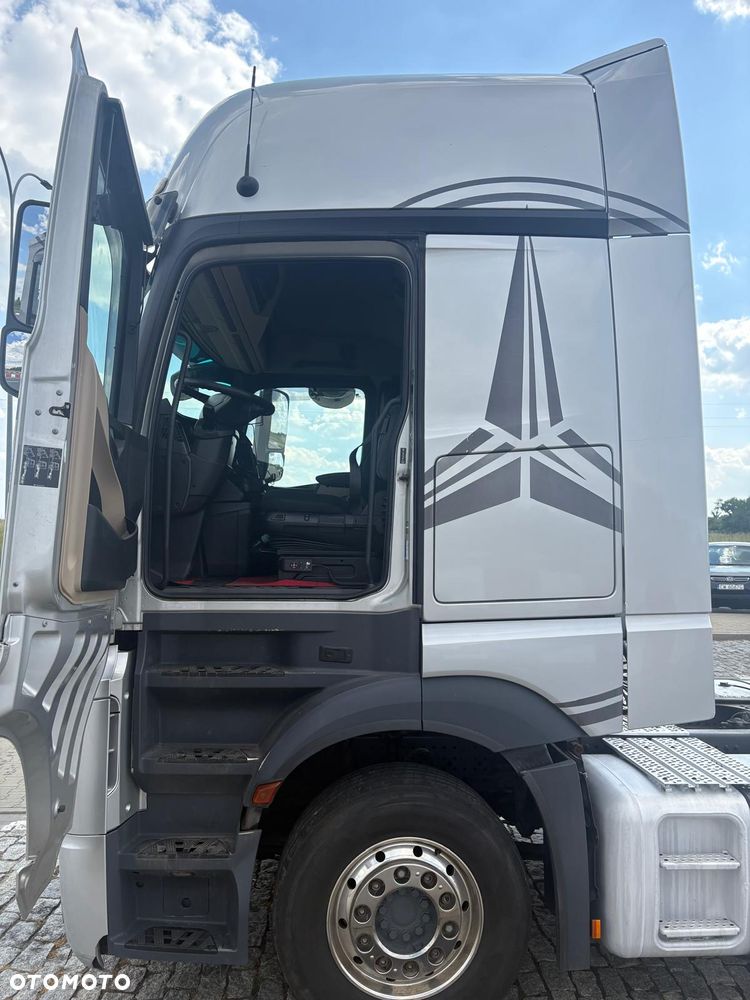 Mercedes-Benz Actros - 9