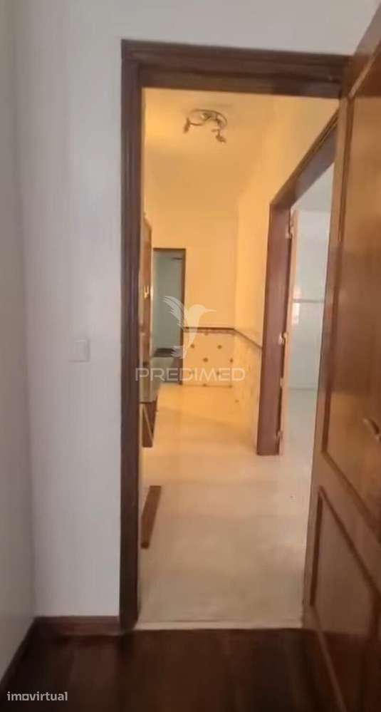 Apartamento T2 com 95 m² , Áreas Generosas, Excelente Luminosidade... - Grande imagem: 4/10