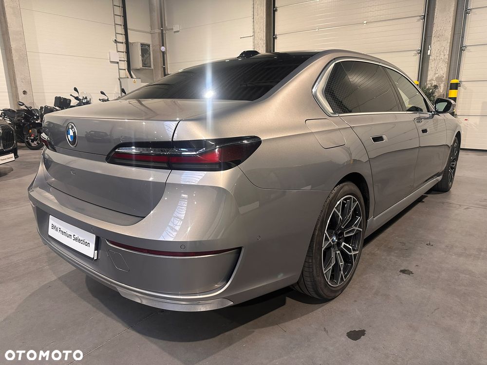 BMW Seria 7 730d xDrive mHEV - 8