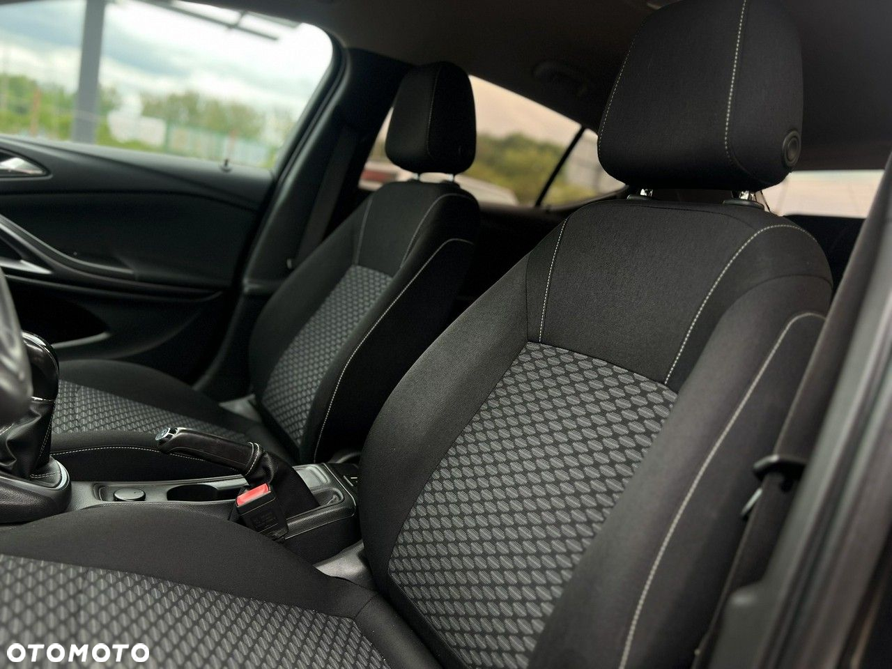 Opel Astra V 1.6 CDTI Dynamic S&S - 33