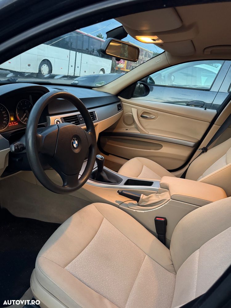 BMW Seria 3 318i - 3