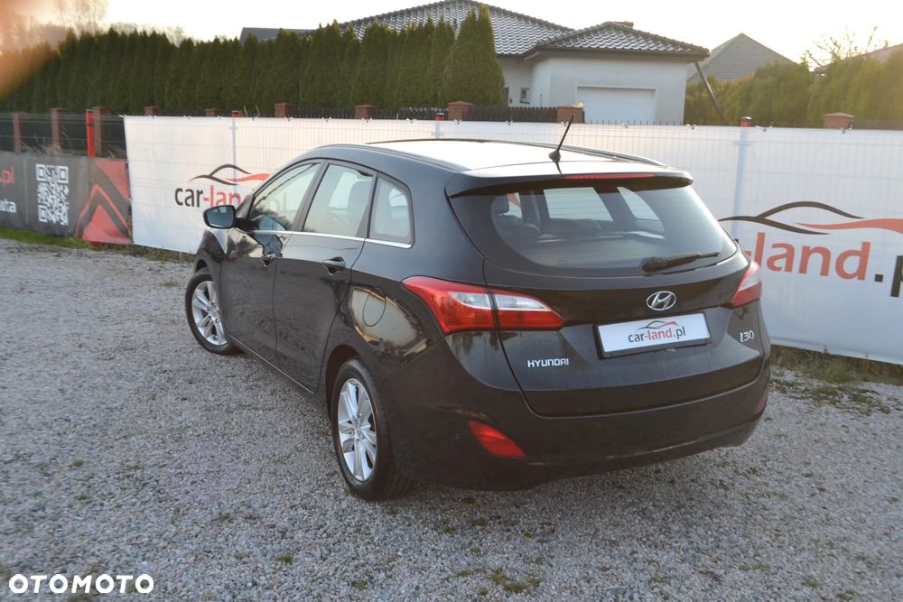 Hyundai i30 blue 1.6 CRDi Classic Navigation - 8