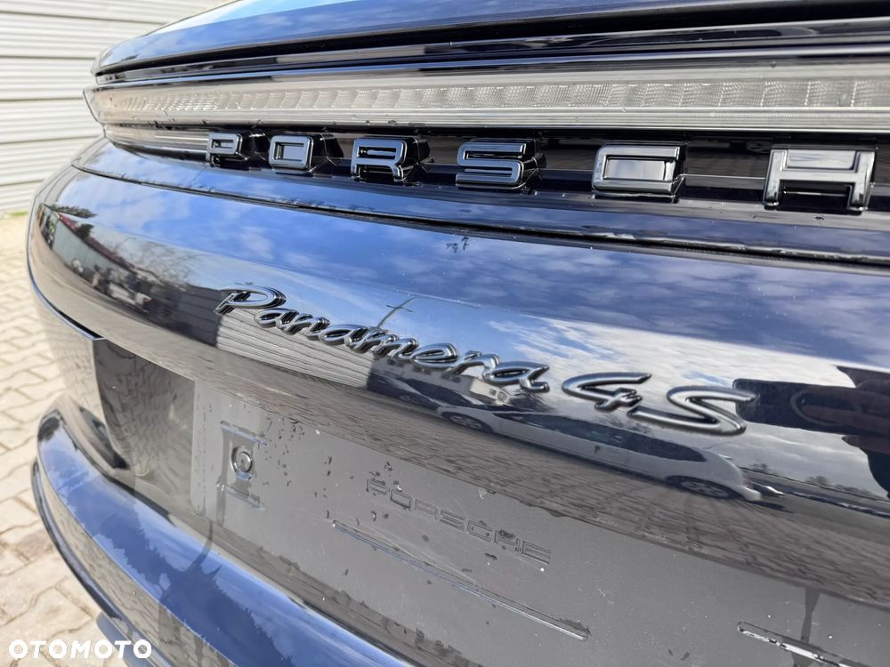 Porsche Panamera 4S E-Hybrid PHEV - 22