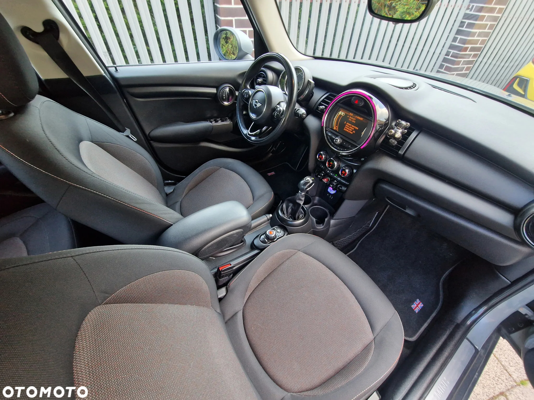 MINI ONE Standard - 14