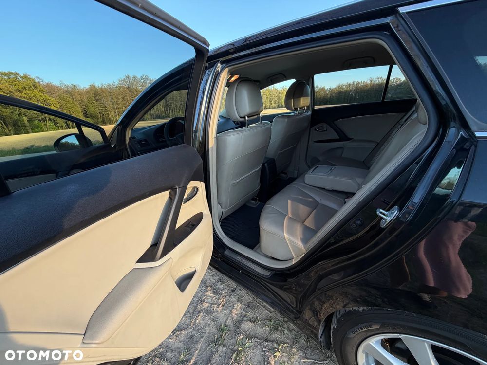 Toyota Avensis 1.8 Premium EU5 - 23