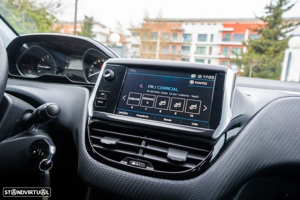 Peugeot 2008 PureTech 110 GPF Stop&Start EAT6 Signature - 5