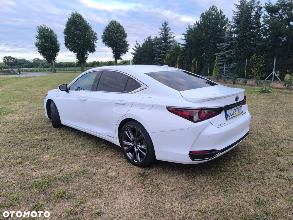 Lexus ES 300h F Sport Edition - 33