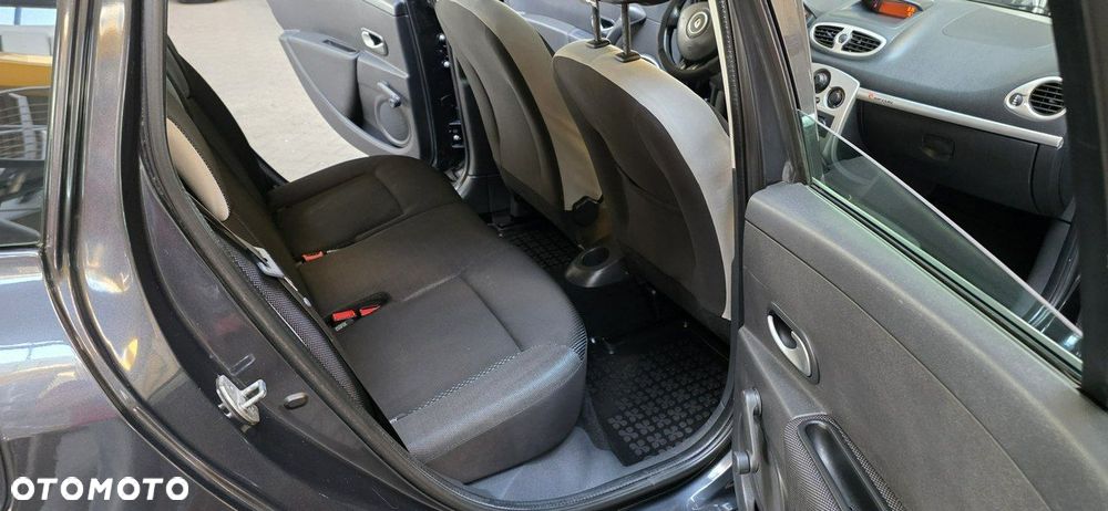 Renault Clio - 13