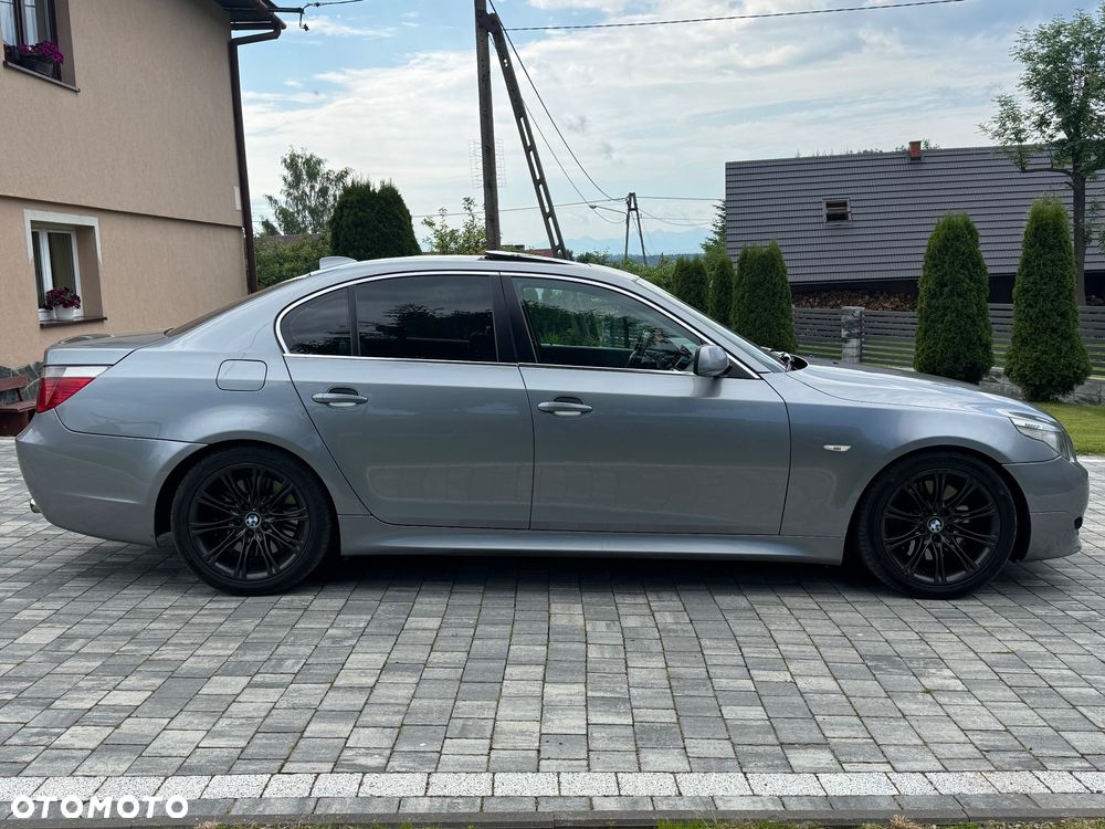 BMW Seria 5 550i - 9