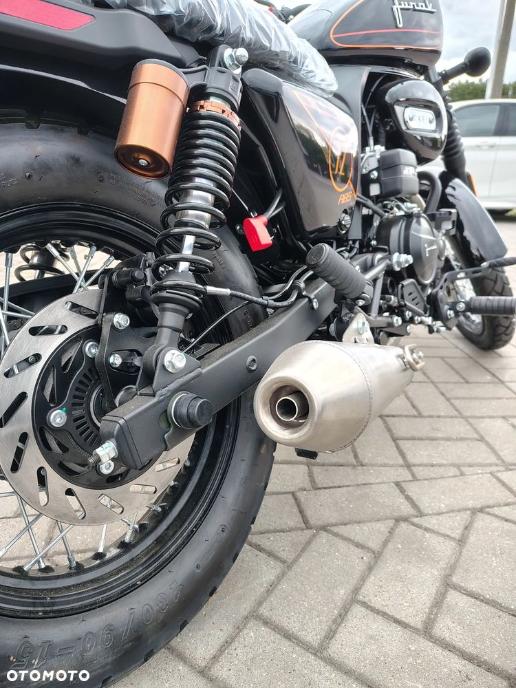Junak M12 - 18