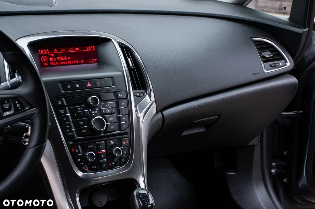 Opel Astra 1.6 Cosmo - 34