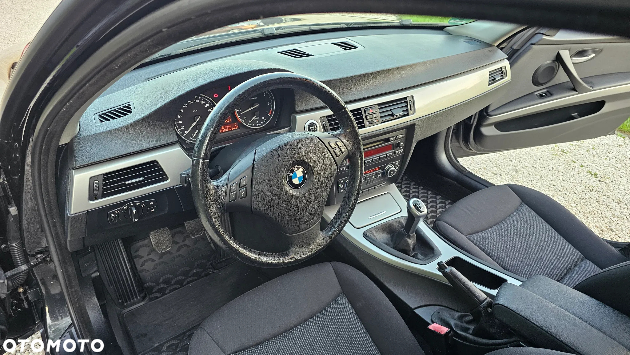 BMW Seria 3 318i - 12