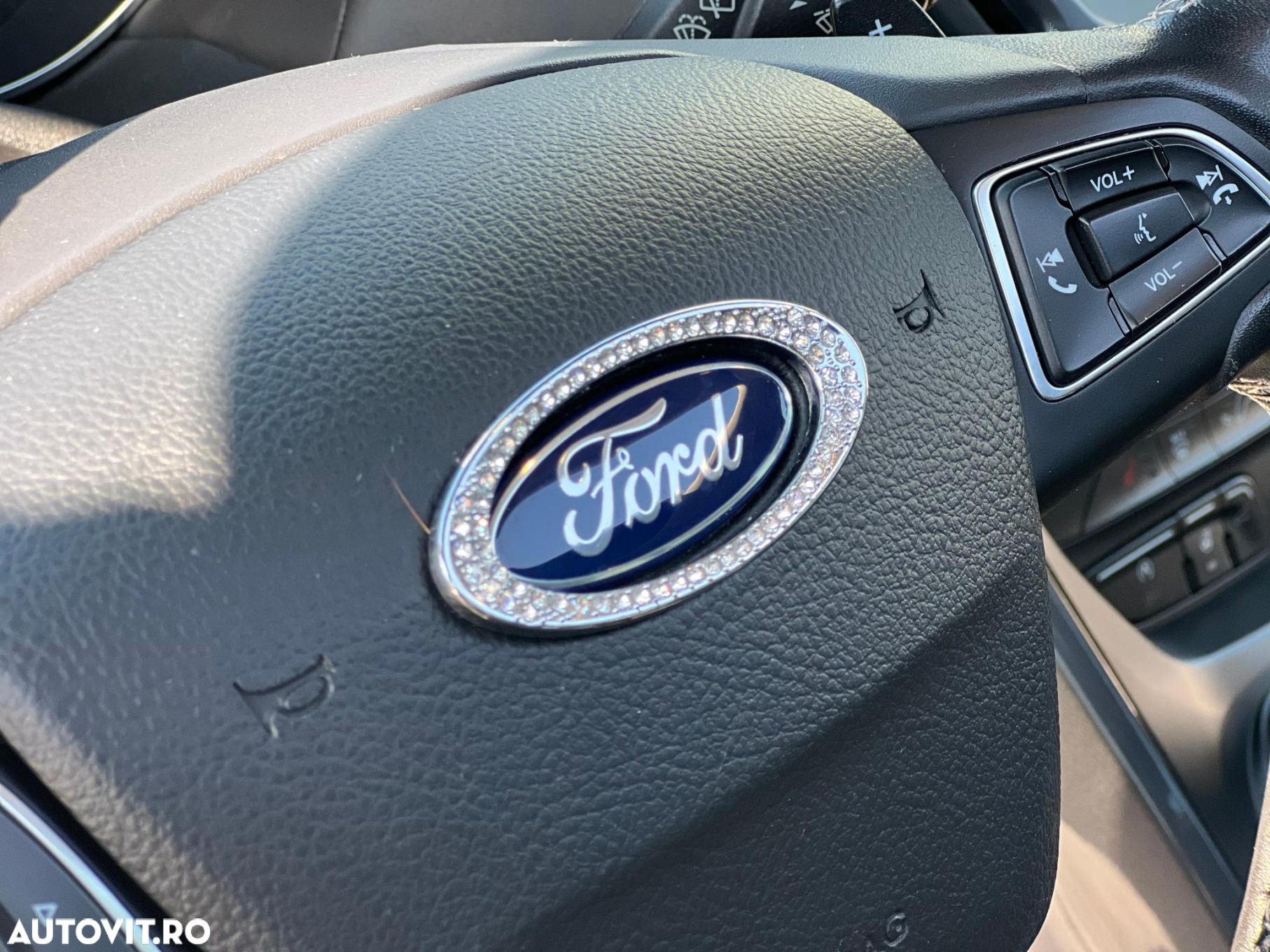 Ford Kuga 2.0 TDCi 4WD Powershift Vignale - 18