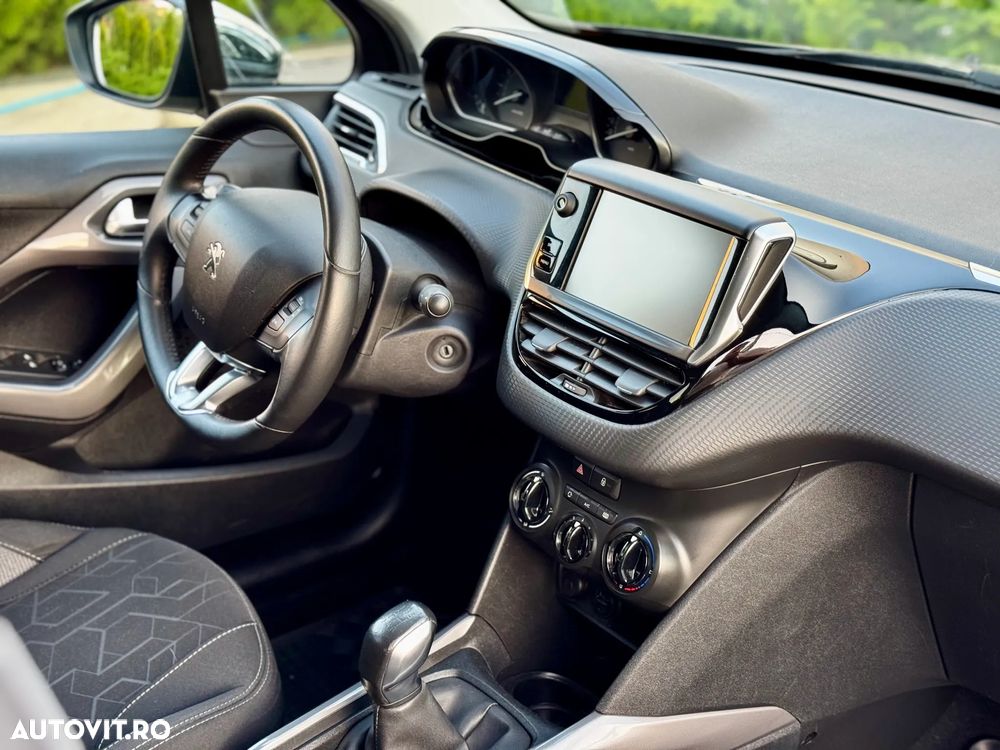 Peugeot 2008 PureTech 82 Style - 18