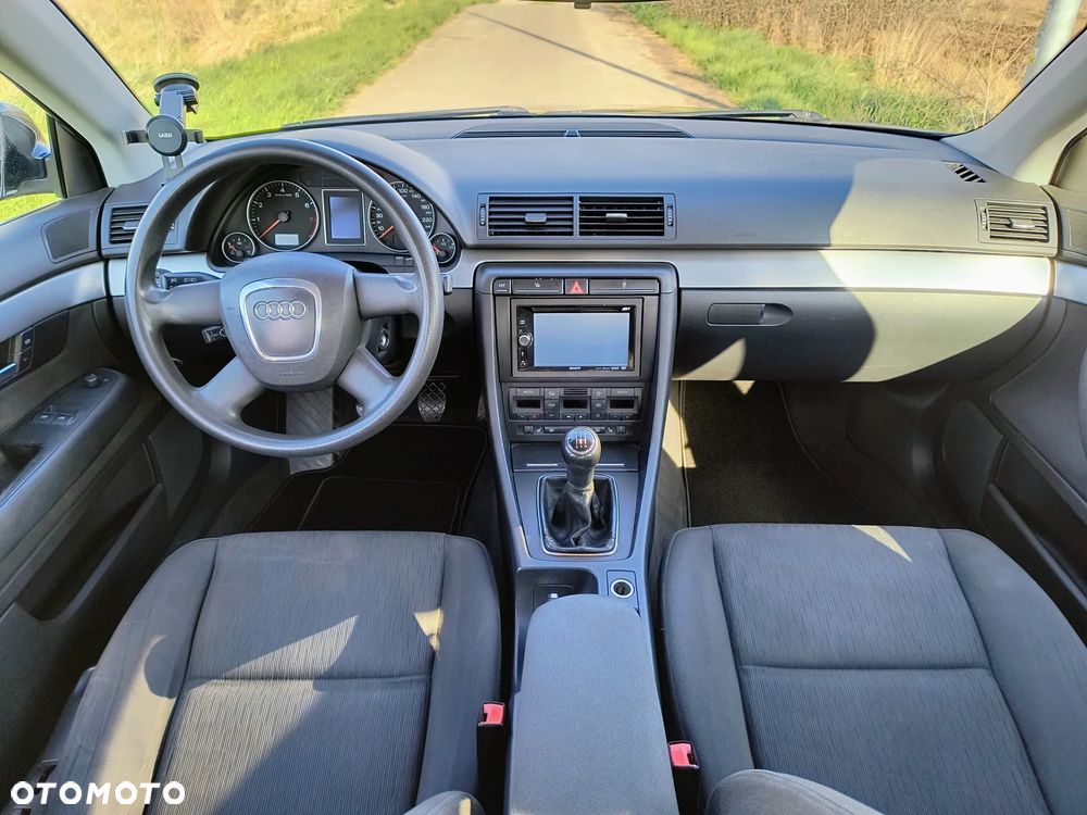 Audi A4 Limousine - 11