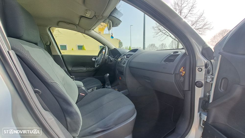 Renault Mégane 1.5 dCi Confort - 11