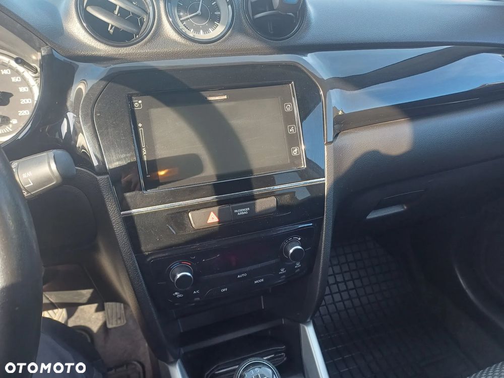 Suzuki Vitara 1.6 DDiS (4x4) Allgrip Comfort+ - 16