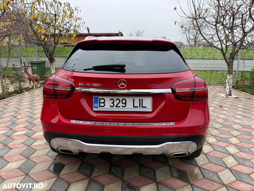 Mercedes-Benz GLA 180 - 7