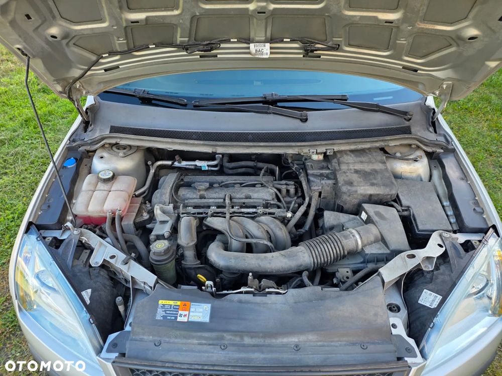 Ford Focus 1.6 16V Ambiente - 21