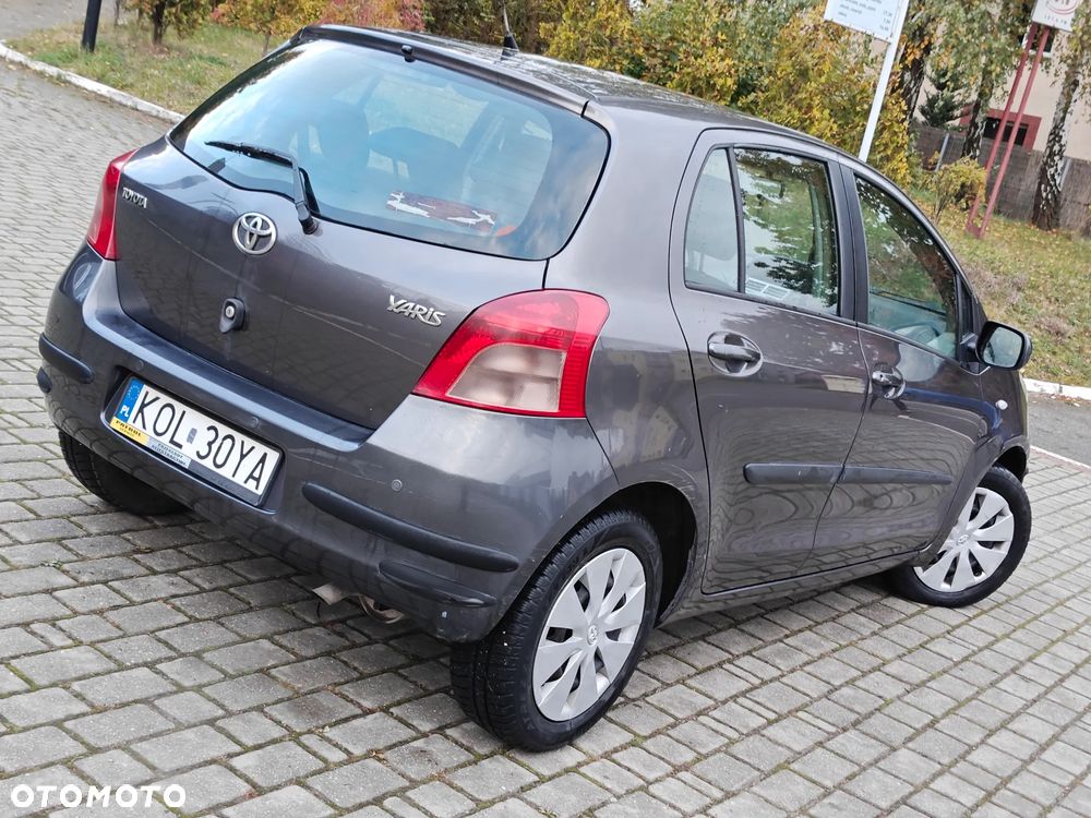 Toyota Yaris 1.3 Luna A/C - 3