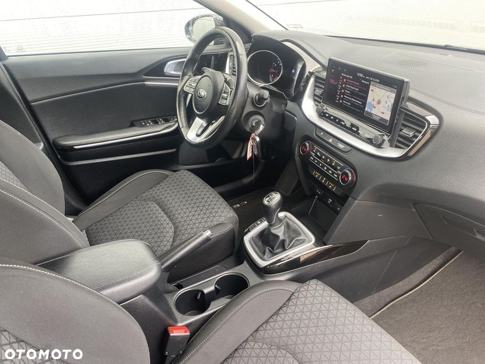 Kia Ceed - 25