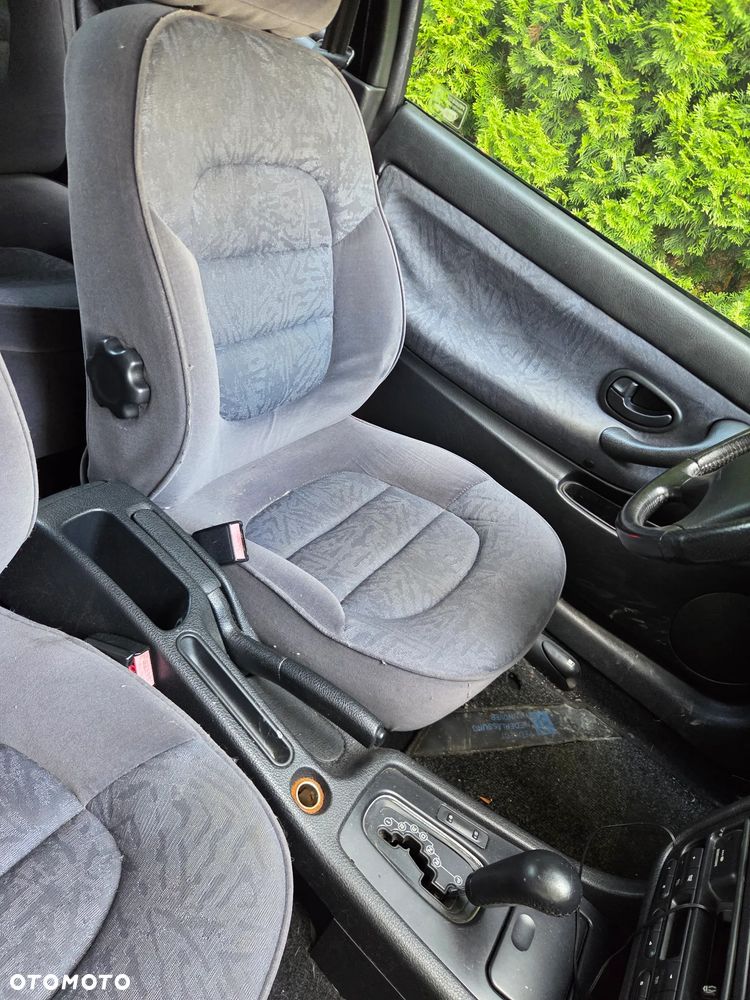 Peugeot 406 - 17