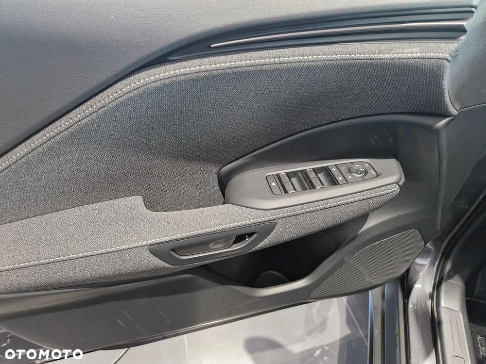 Lexus LBX 1.5 Hybrid - 8