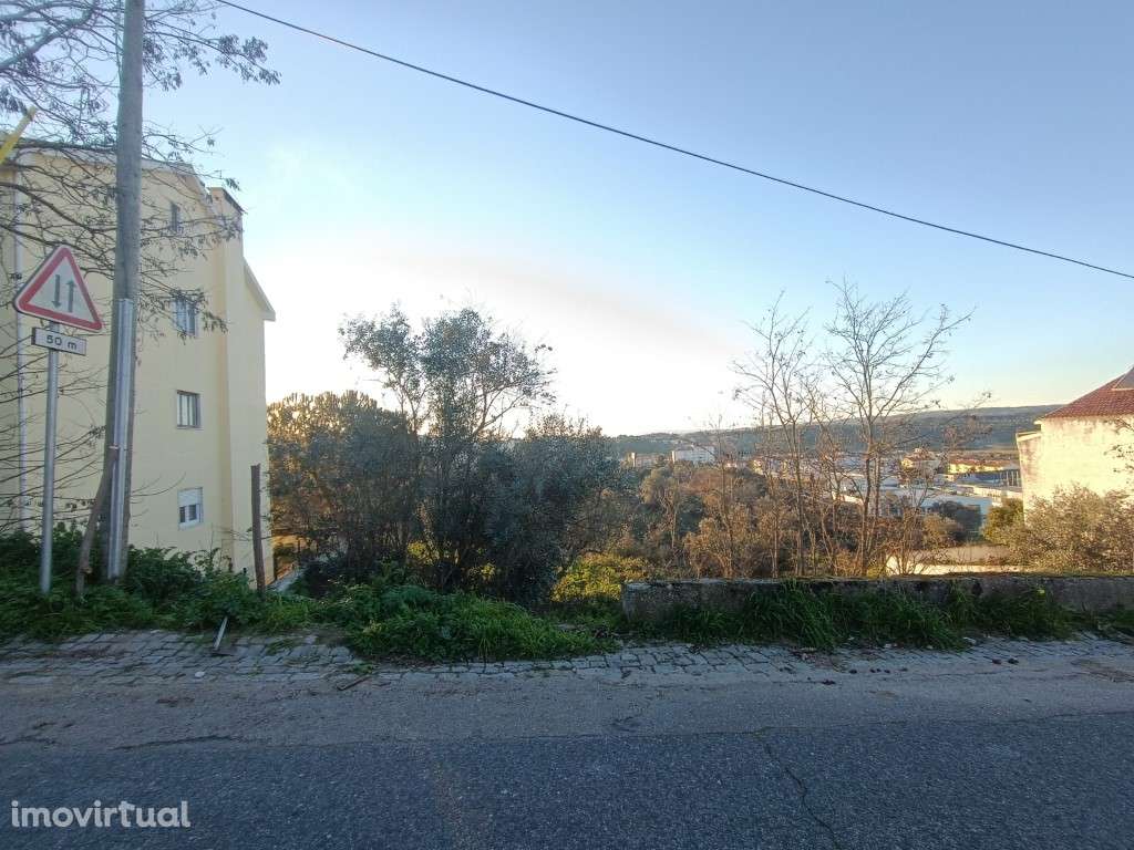 Terreno Urbano - Grande imagem: 2/3