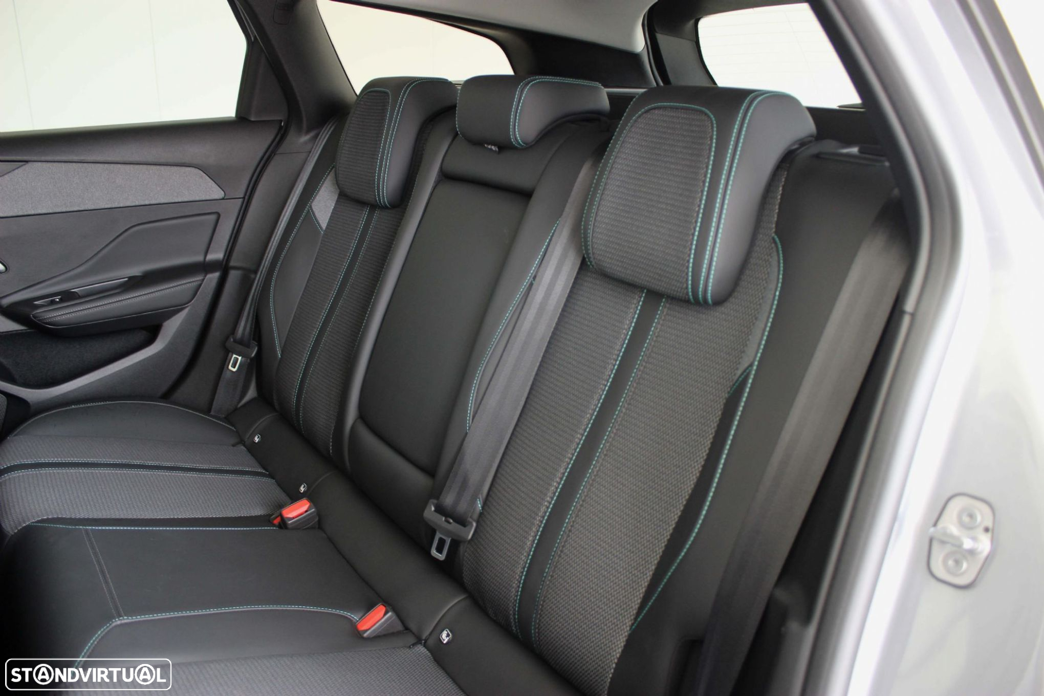 Peugeot 308 1.2 PureTech Allure Pack EAT8 - 17