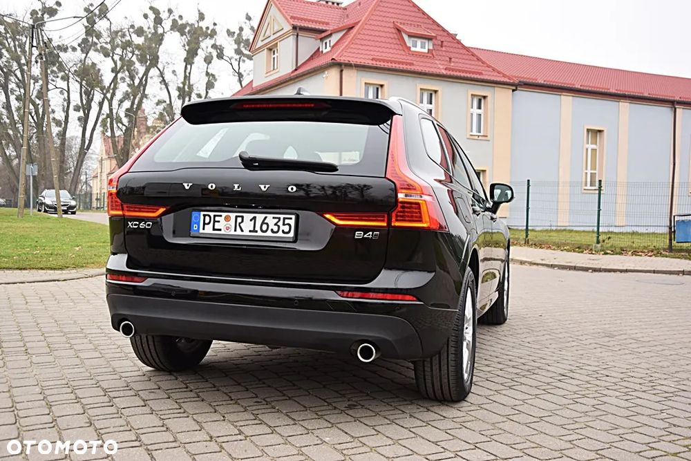 Volvo XC 60 B4 D AWD Geartronic Momentum - 3