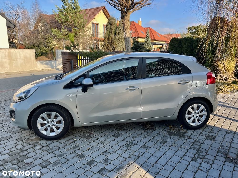Kia Rio 1.4 L - 3