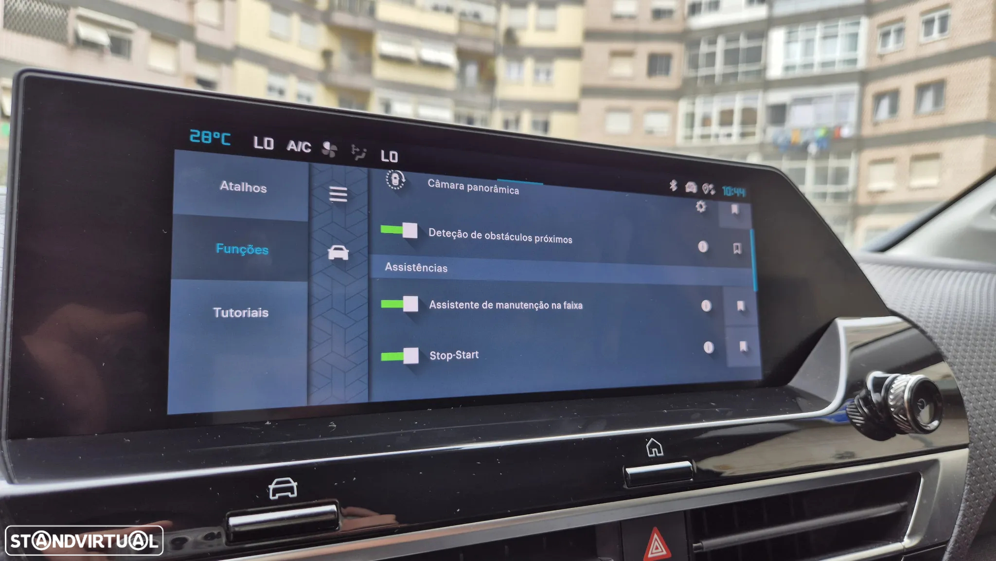 Citroën C4 PureTech 130 Stop&Start EAT8 SHINE - 27