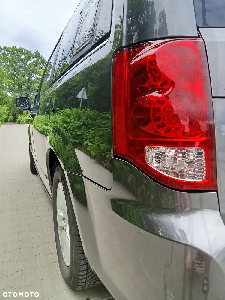 Dodge Grand Caravan - 18