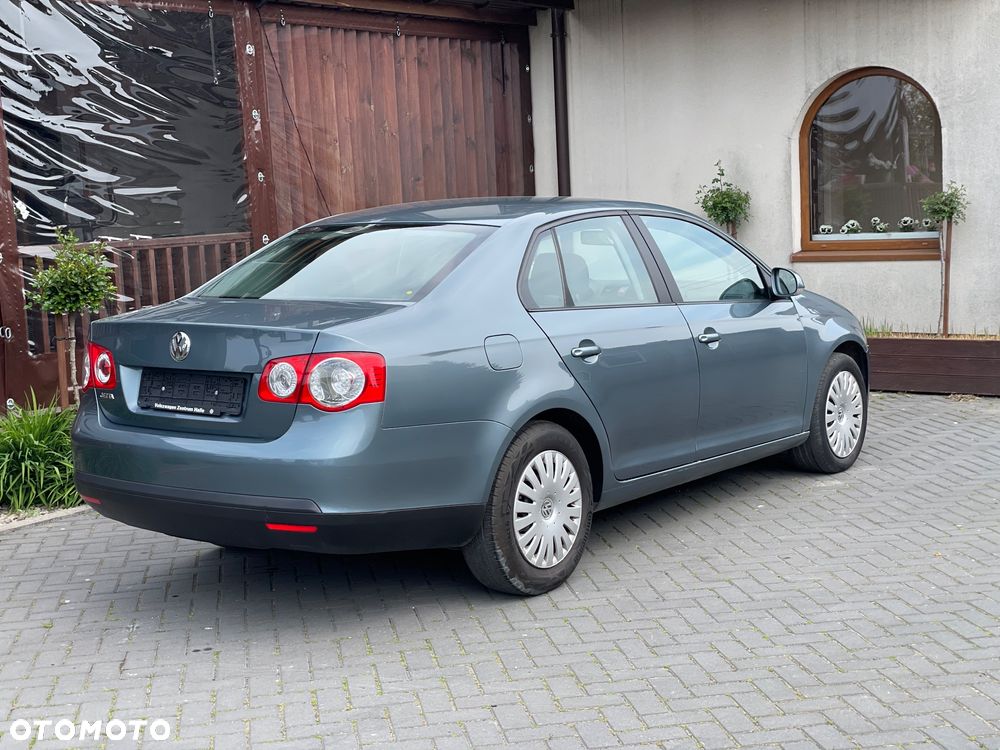 Volkswagen Jetta 1.6 Comfortline - 6