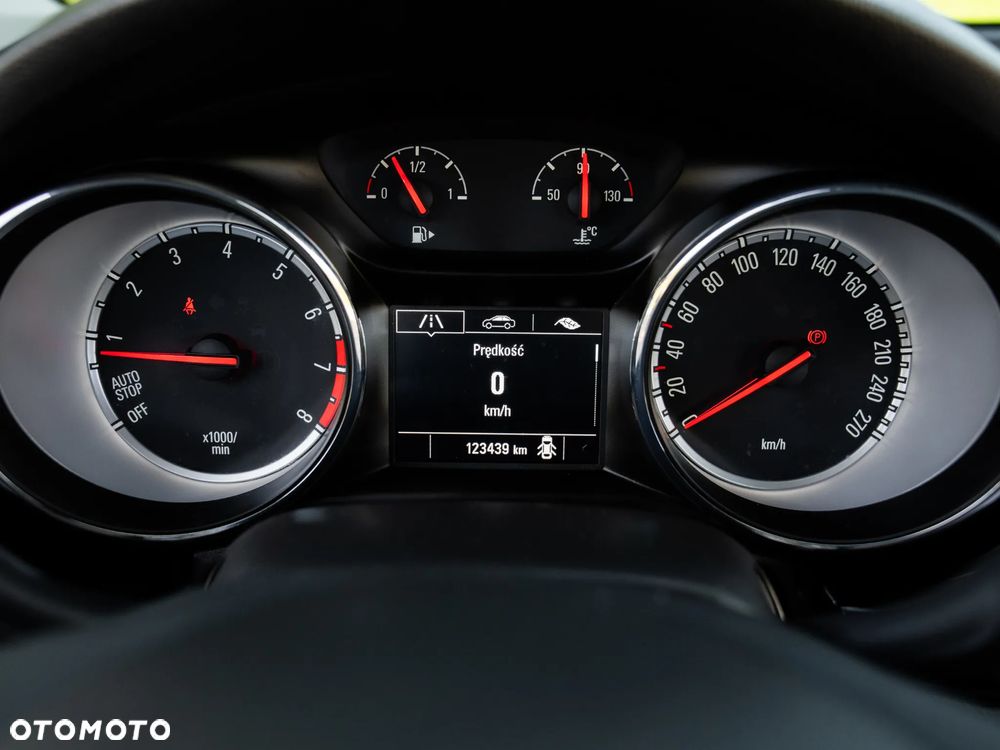 Opel Astra 1.4 Turbo Innovation - 38