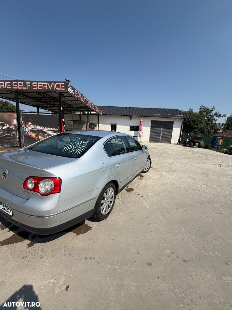 Volkswagen Passat 2.0 FSI Comfortline - 6