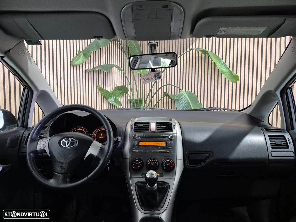 Toyota Auris 1.4 VVT-i AC - 10