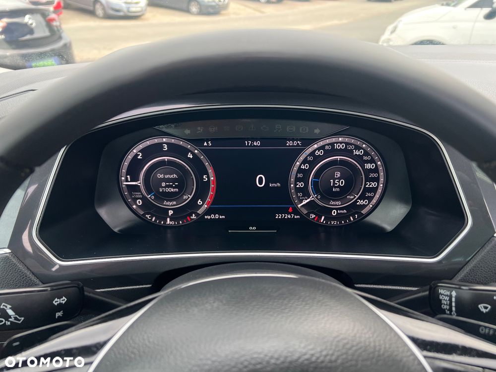 Volkswagen Tiguan - 36