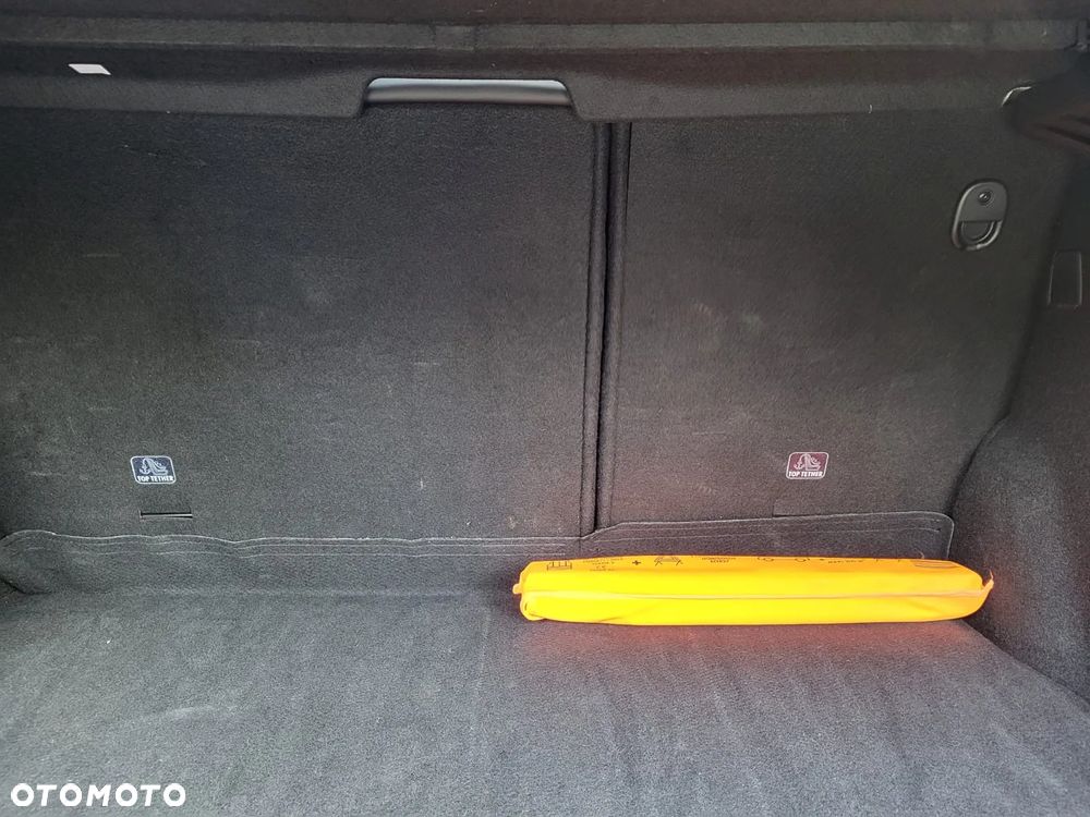 Peugeot 2008 1.2 Pure Tech Allure S&S - 14