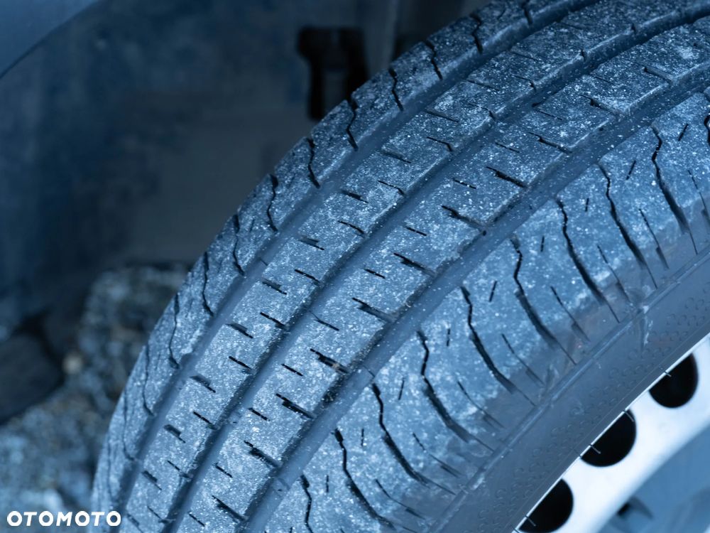 Mercedes-Benz Sprinter - 15