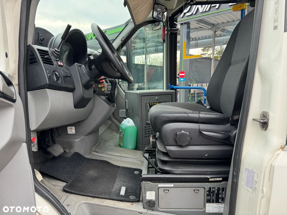 Mercedes-Benz Sprinter - 18