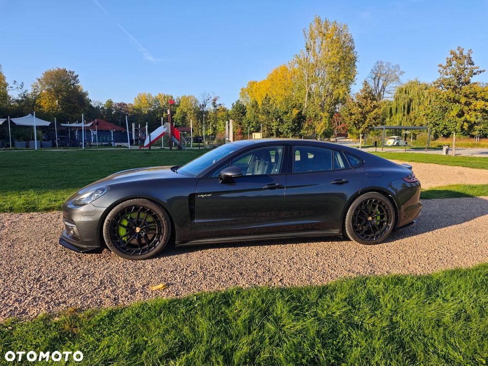 Porsche Panamera 4 E-Hybrid - 5