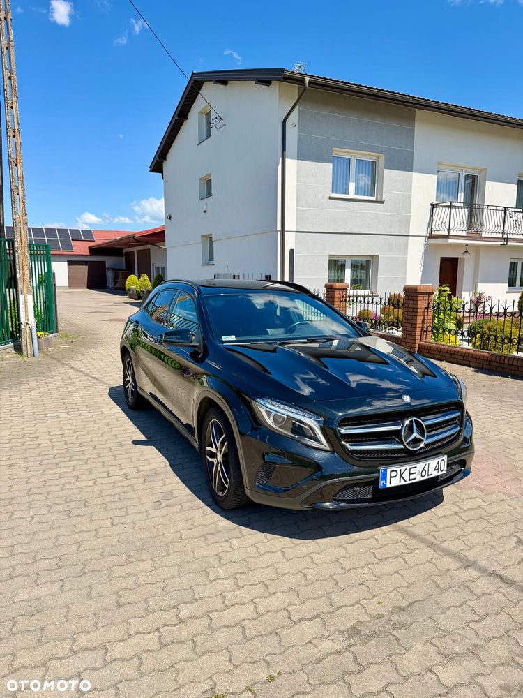 Mercedes-Benz GLA 250 4-Matic - 4