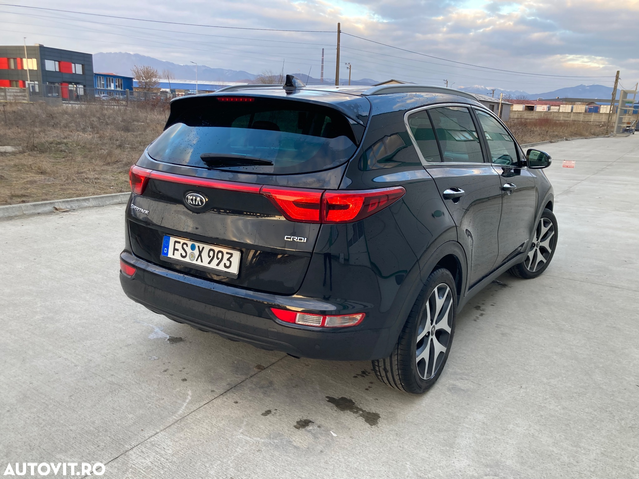 Kia Sportage 2,0 CRDI AWD Aut. Platinum - 3
