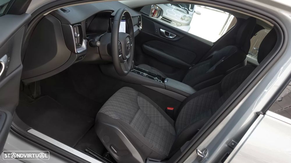 Volvo V60 2.0 T6 AWD TE Essential - 16
