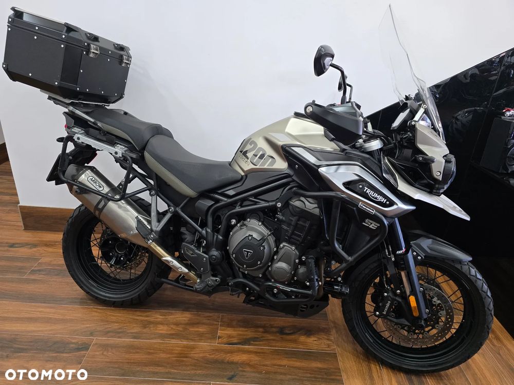 Triumph Tiger - 1