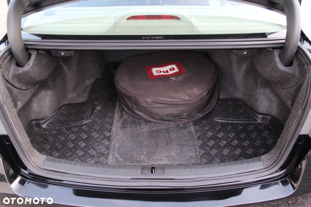 Honda Accord 2.0 Elegance Nav - 33