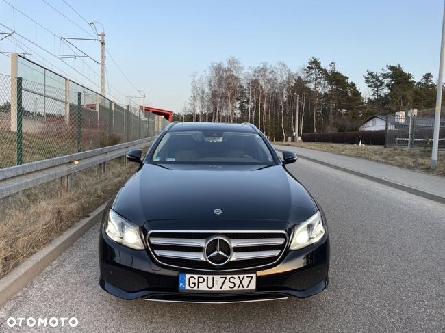 Mercedes-Benz Klasa E 220 d T 9G-TRONIC